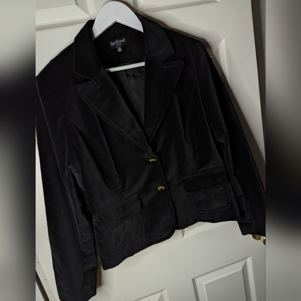 Bay Studio Women's black velour button front blazer size 14